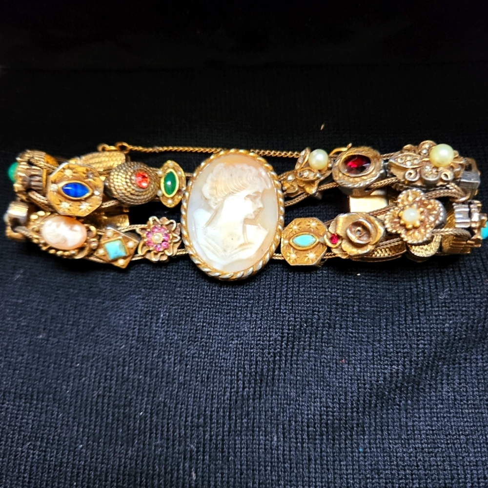 Vintage Goldette slider two row charm brazalete